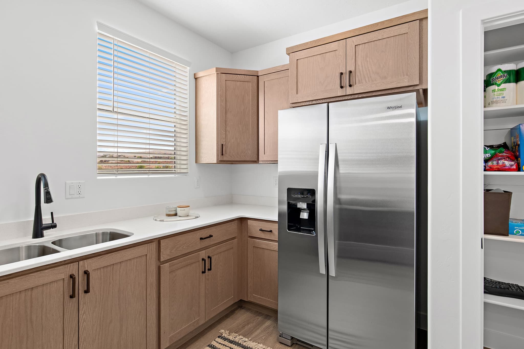 1107 W Albertine Ln, photo 4